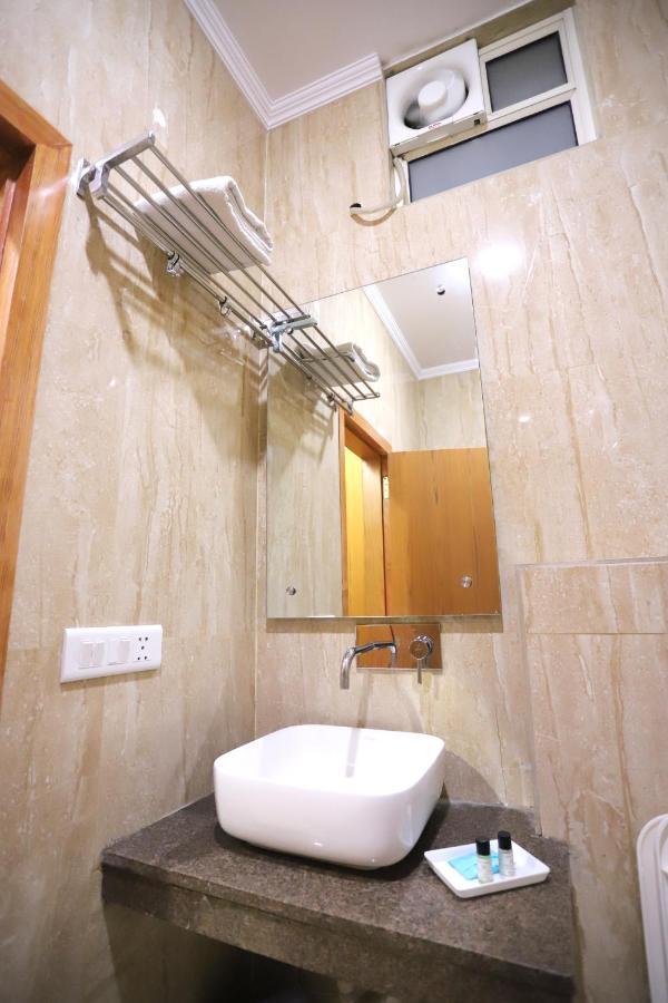 Hotel Aries Νέο Δελχί Εξωτερικό φωτογραφία