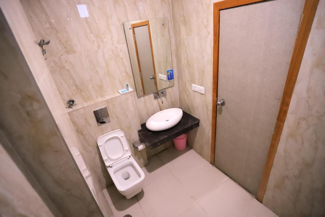 Hotel Aries Νέο Δελχί Εξωτερικό φωτογραφία