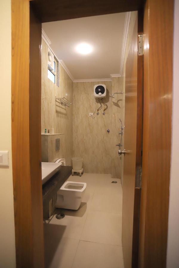 Hotel Aries Νέο Δελχί Εξωτερικό φωτογραφία
